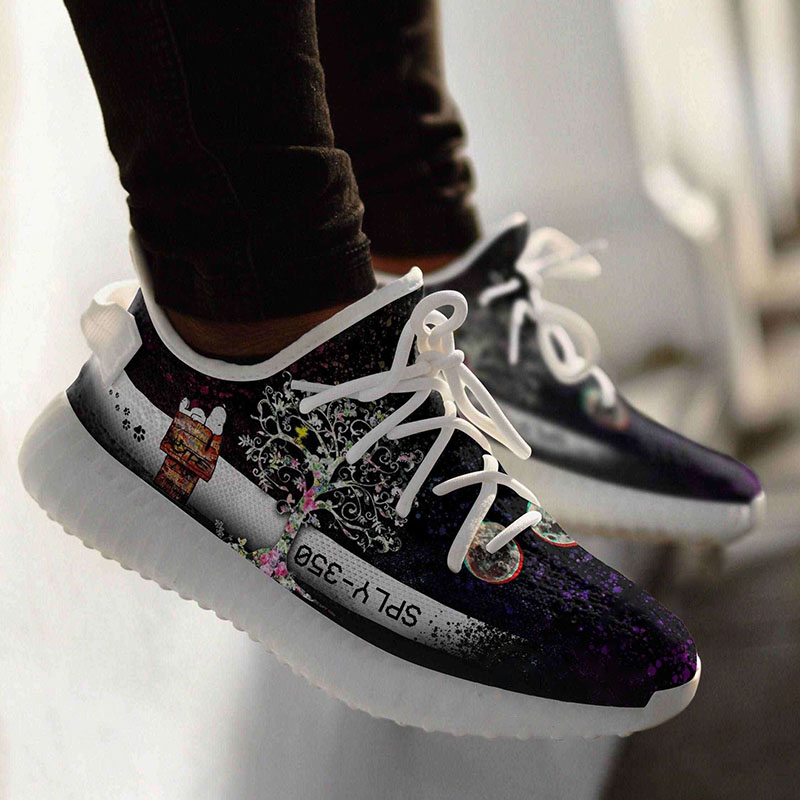Snoopy 350 Yeezy Boost